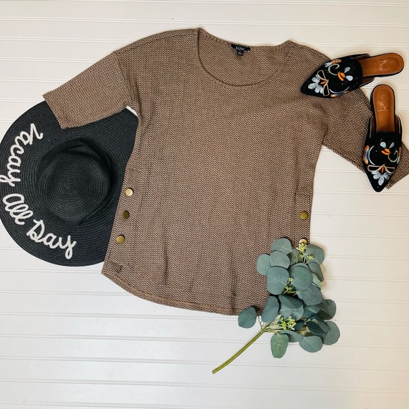 AUW Tops - AUW Textured Side Button Top